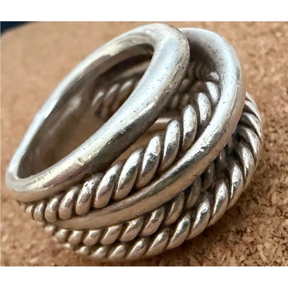 Twisted Rope Design Silver Ring - Picture 3 of 4